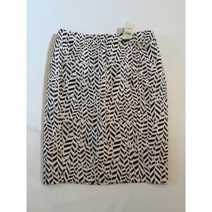 NWT LOFT Ann Taylor Knee Length Black Off White Printed Pencil Skirt 0 Petite